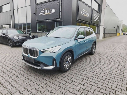 BMW iX1 eDrive20 / Cruise / LED / apple / CAM / Zetelverwarming / 17"